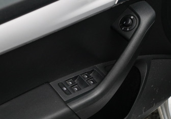 Подержанный автомобиль Skoda Octavia Liftback 2014 года (13 фото)