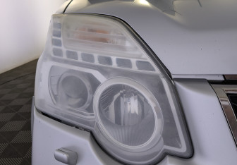 Подержанный автомобиль Nissan X-Trail 2011 года (11 фото)