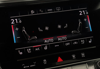 Подержанный автомобиль Audi A6 allroad 2021 года (17 фото)
