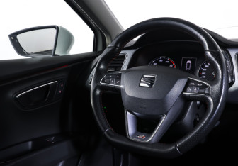 Подержанный автомобиль SEAT Leon Hatchback 2014 года (14 фото)