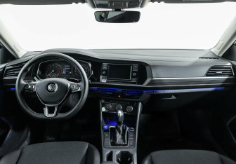 Подержанный автомобиль Volkswagen Jetta Sedan 2021 года (6 фото)