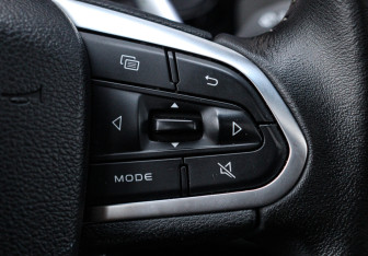 Подержанный автомобиль Geely Tugella 2019 года (23 фото)