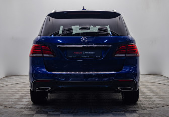 Подержанный автомобиль Mercedes-Benz GLE 2017 года (6 фото)