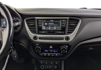 Подержанный автомобиль Hyundai Solaris Sedan 2017 года (17 фото)