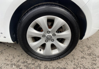 Подержанный автомобиль Opel Astra Hatchback 2014 года (11 фото)