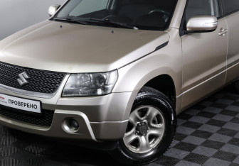 Подержанный автомобиль Suzuki Grand Vitara 2010 года (19 фото)