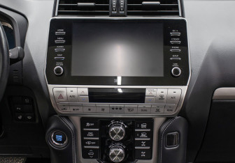 Подержанный автомобиль Toyota Land Cruiser Prado 2020 года (15 фото)