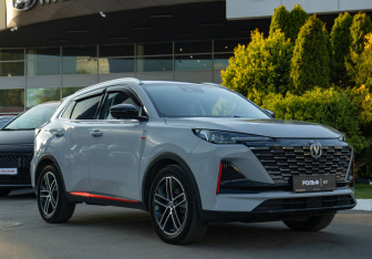 Подержанный автомобиль Changan CS55PLUS 2023 года (2 фото)