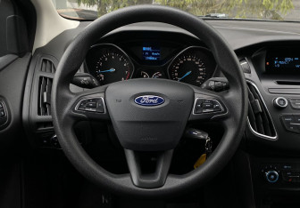 Подержанный автомобиль Ford Focus Sedan 2018 года (11 фото)
