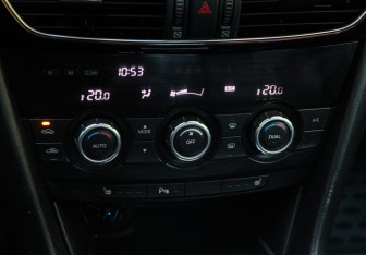 Подержанный автомобиль Mazda 6 Sedan 2013 года (15 фото)
