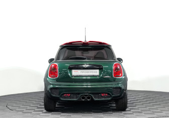 Подержанный автомобиль MINI Hatch 2016 года (6 фото)