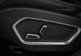 Подержанный автомобиль Geely Atlas Pro 2023 года (18 фото)