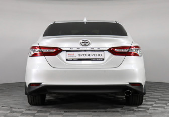 Подержанный автомобиль Toyota Camry Sedan 2021 года (6 фото)