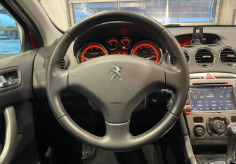 Подержанный автомобиль Peugeot 308 Hatchback 2011 года (14 фото)