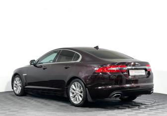 Подержанный автомобиль Jaguar XF Sedan 2014 года (7 фото)