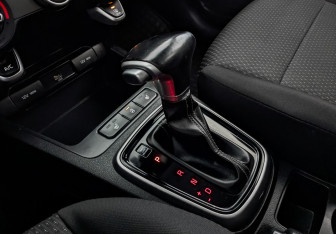 Подержанный автомобиль Kia Rio Hatchback 2021 года (26 фото)