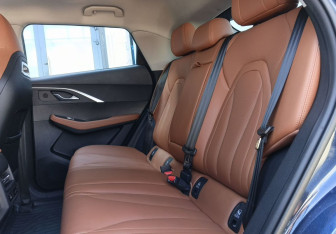 Подержанный автомобиль Omoda C5 2023 года (23 фото)