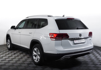 Подержанный автомобиль Volkswagen Teramont 2018 года (7 фото)