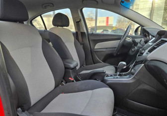 Подержанный автомобиль Chevrolet Cruze Sedan 2012 года (10 фото)