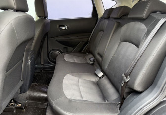 Подержанный автомобиль Nissan Qashqai 2013 года (11 фото)