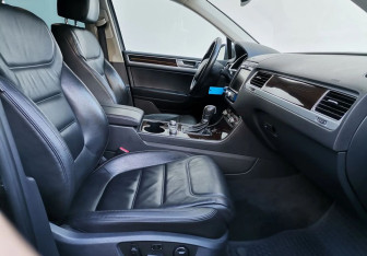 Подержанный автомобиль Volkswagen Touareg 2015 года (10 фото)
