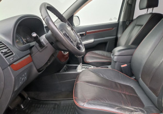 Подержанный автомобиль Hyundai Santa Fe 2008 года (10 фото)