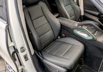 Подержанный автомобиль Mercedes-Benz GLE 2025 года (23 фото)