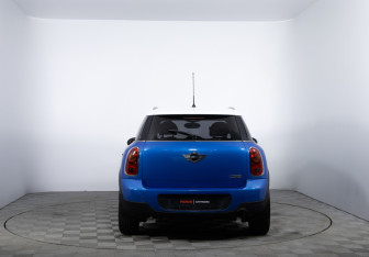 Подержанный автомобиль MINI Countryman 2011 года (6 фото)