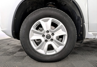 Подержанный автомобиль Nissan Terrano 2021 года (18 фото)