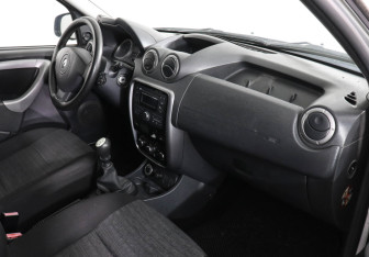 Подержанный автомобиль Renault Duster 2012 года (10 фото)