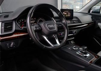 Подержанный автомобиль Audi Q5 2018 года (23 фото)