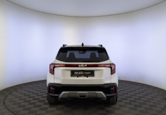 Подержанный автомобиль Kia Seltos 2024 года (5 фото)