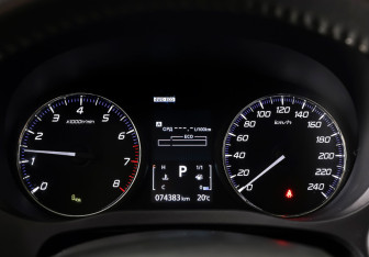 Подержанный автомобиль Mitsubishi Outlander 2019 года (15 фото)