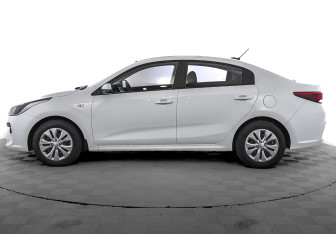 Подержанный автомобиль Kia Rio Sedan 2020 года (8 фото)