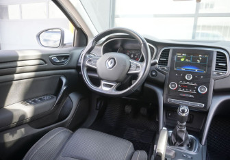 Подержанный автомобиль Renault Megane Wagon 2018 года (13 фото)