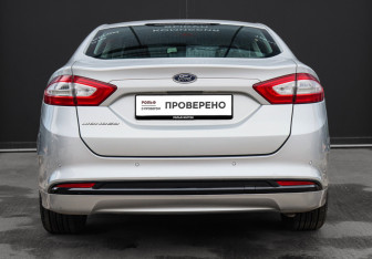 Подержанный автомобиль Ford Mondeo Sedan 2015 года (5 фото)