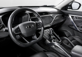 Подержанный автомобиль Geely Atlas Pro 2022 года (14 фото)