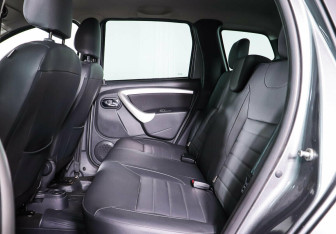 Подержанный автомобиль Nissan Terrano 2016 года (16 фото)