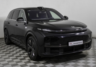 Подержанный автомобиль LiXiang L7 2024 года (3 фото)