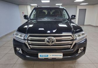 Подержанный автомобиль Toyota Land Cruiser Suv 2019 года (2 фото)