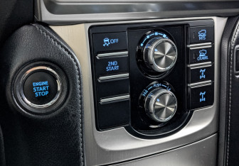 Подержанный автомобиль Toyota Land Cruiser Prado 2020 года (26 фото)