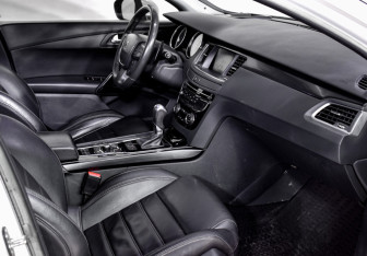 Подержанный автомобиль Peugeot 508 Sedan 2012 года (10 фото)