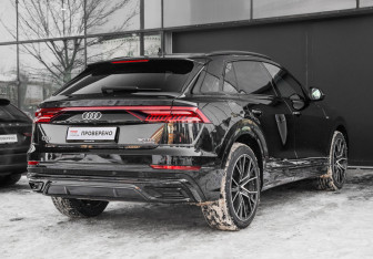 Подержанный автомобиль Audi Q8 2019 года (5 фото)