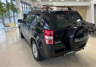 Подержанный автомобиль Suzuki Grand Vitara 2013 года (7 фото)