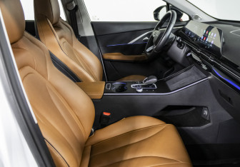 Подержанный автомобиль Omoda C5 2022 года (10 фото)