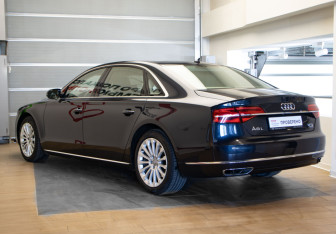 Подержанный автомобиль Audi A8 2016 года (6 фото)