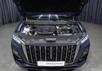 Подержанный автомобиль Hongqi HS5 2023 года (9 фото)