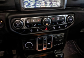 Подержанный автомобиль Jeep Wrangler 2021 года (30 фото)