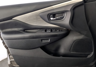 Подержанный автомобиль Nissan Murano Suv 2017 года (19 фото)