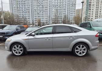 Подержанный автомобиль Ford Mondeo Liftback 2008 года (8 фото)